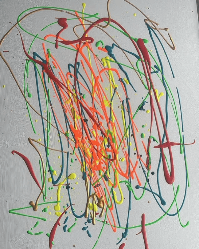 Il Sole dei colori - Realizzato con base stucco e colori fluo spruzzati direttamente sulla tela, rappresenta un sole (la bellezza di vivere).